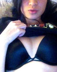 Download foto bugil Asian teen is demonstrating her pierced nipples gratis