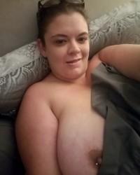 Foto bokep hot Laying here waiting for you HD