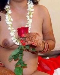 Foto bokep Newly married Indian Bhabhi hot