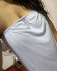 Foto bugil HD Srilankan sexy wife with night dresd and underskirt kualitas tinggi