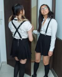 Download foto seks Two asian schoolgirls foot fight and play (feet, Vietnamese, czech soles) indah