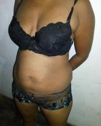 Lihat foto bugil Srilankan mature wife HD