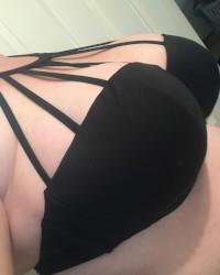 Foto sexi Sexy Black Bra and H Cup Tits 2020