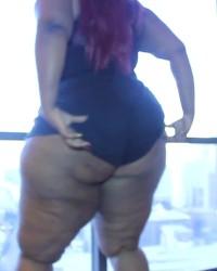 Foto seks Carmela Plush ebony big butt terbaru
