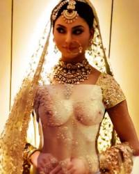 Lihat foto xxx Urwashi Rautela Big boobs in transparent wedding dress indah