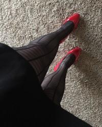 Foto bugil Pantyhose and Red High Heels terbaru