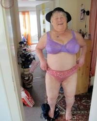 Lihat foto sex New pictures of grannies terbaru 2020