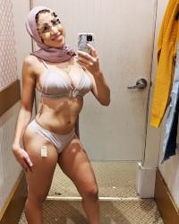 Foto bokep indah Cute little arab with hijab in dressing room 2020