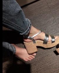 Download foto bugil Arab friend feet kualitas tinggi