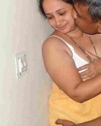 Poto bokep HD hot indian whore fucked by two guys