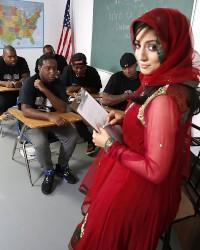 Download foto xxx Pakistani Nadia Ali gets gangbanged at School 2 terbaru 2020