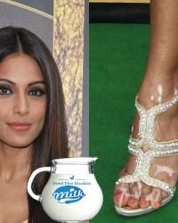 Foto sex indah Indian Bollywood Celebs with milk on feet ..FAKE terbaru 2020