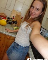 Lihat foto xxx I think cooking should be done naked 2020