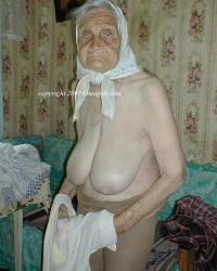 Download gambar bokep Oma granny in headscarf. indah