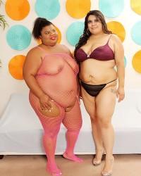 Foto xxx indah Plumpers Peaches and Bella enjoy lesbian sex 2020