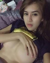 Lihat foto seks Thai Girl With Her Boobs 1 hot