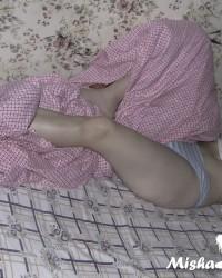 Lihat gambar bokep Sleeping girl upskirt - Misha indah