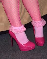 Lihat foto xxx My little feet in pink heels 3 terbaru 2020
